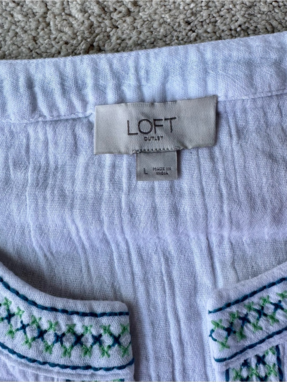 Loft embroidered gauze white sleeveless top with Teal Trim - Picture 2 of 3
